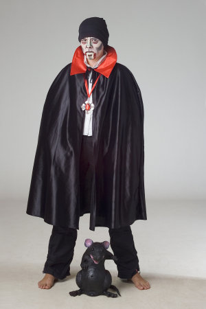 Halloween Dracula cape zwart-rood mt. 140